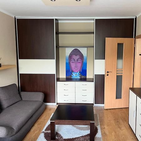 Elegant Escape Apartment - Free Parking, Easy Access To City Centre 브라티슬라바 외부 사진