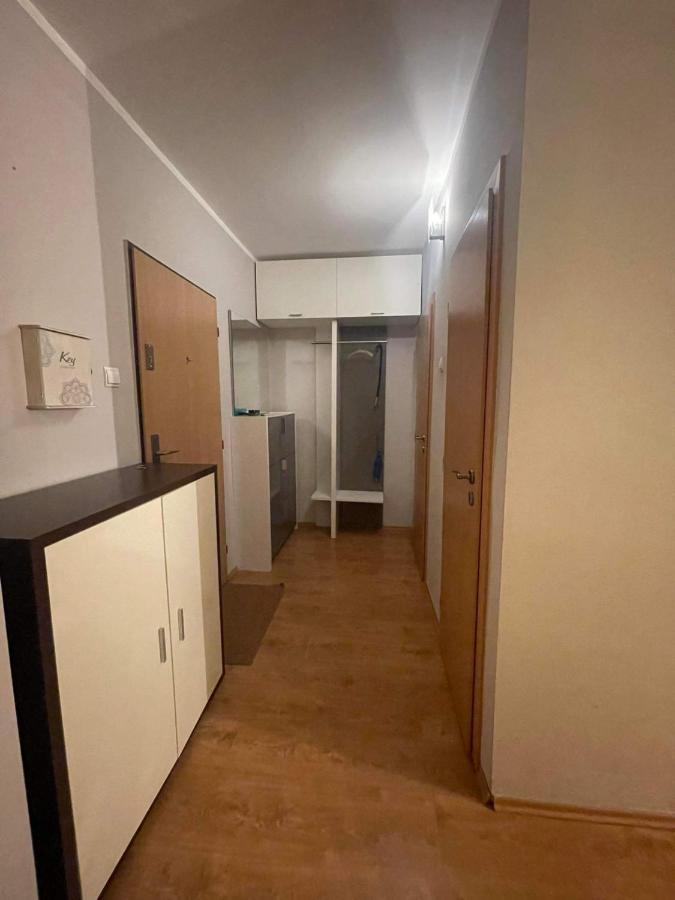 Elegant Escape Apartment - Free Parking, Easy Access To City Centre 브라티슬라바 외부 사진